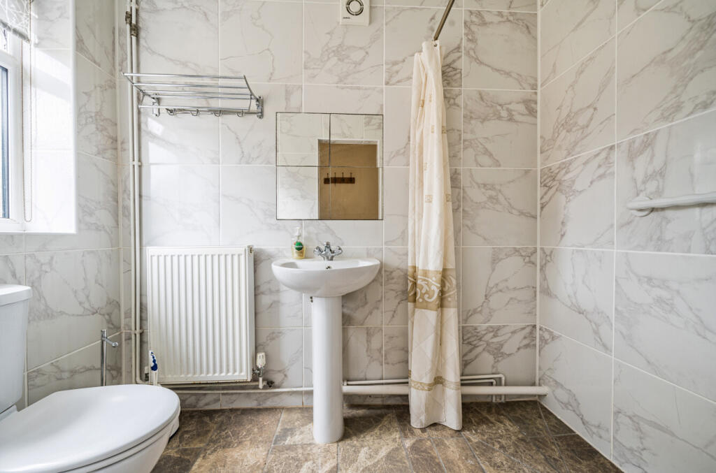 1295924-17-683723...