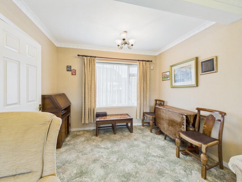 CAM04825G0-PR0239-STILL003