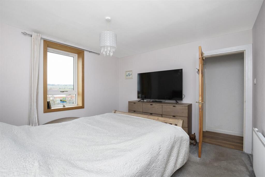 52 Main Street_15.jpg