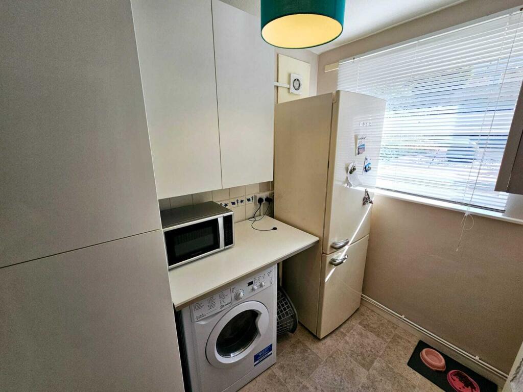 f1c12bc6-6090-45e9-bdb2-f335179054e7