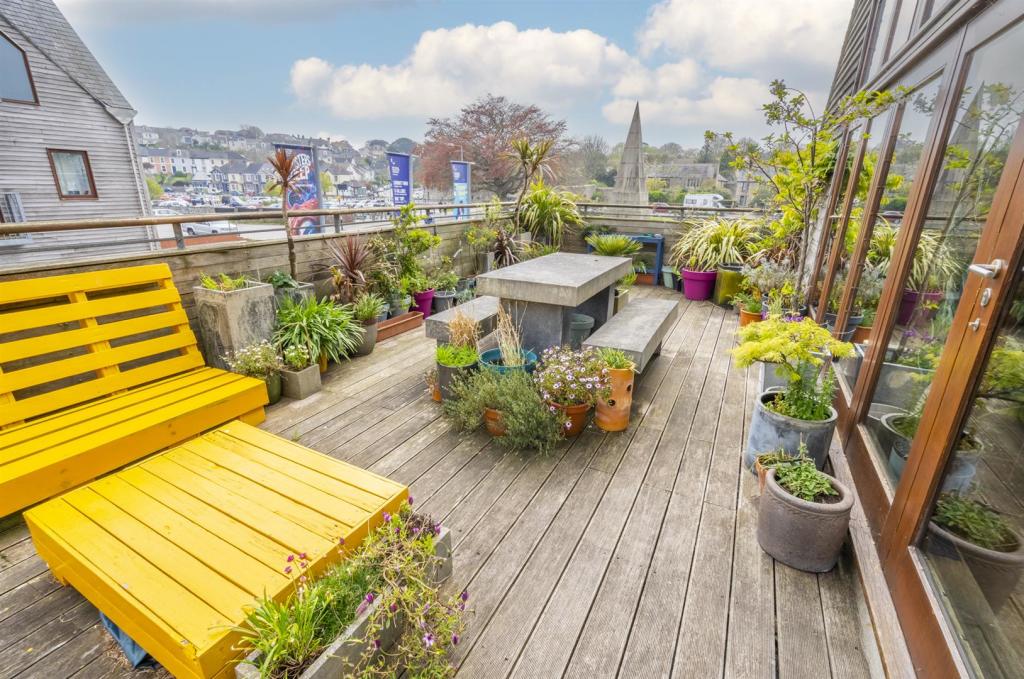 terrace 1.jpg