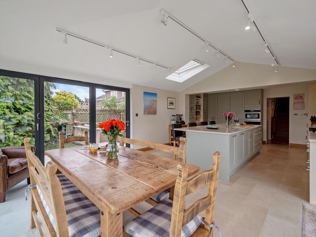 Dining area/kitchen