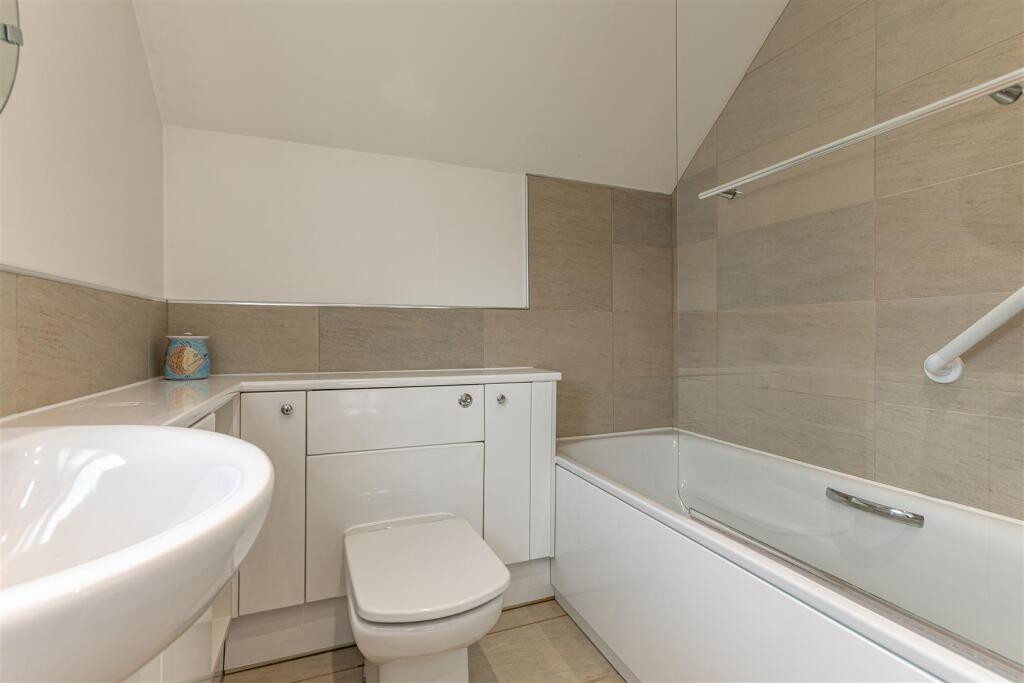 2 Waverley Gardens Darnick 24.JPG