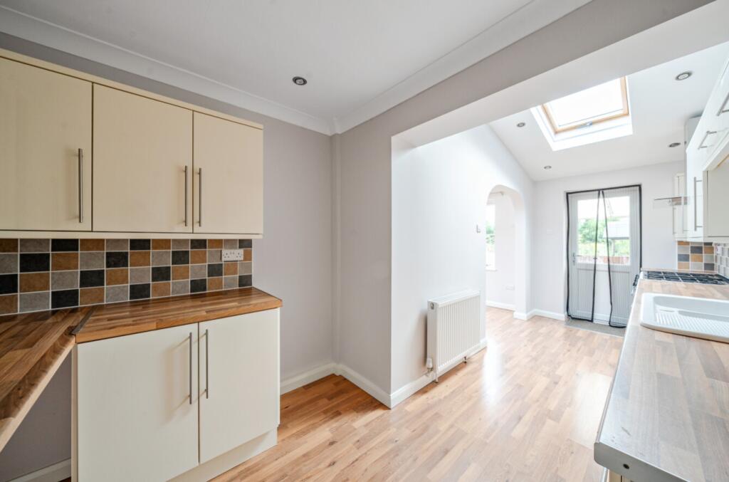 1371675-8-68f74eff480fb