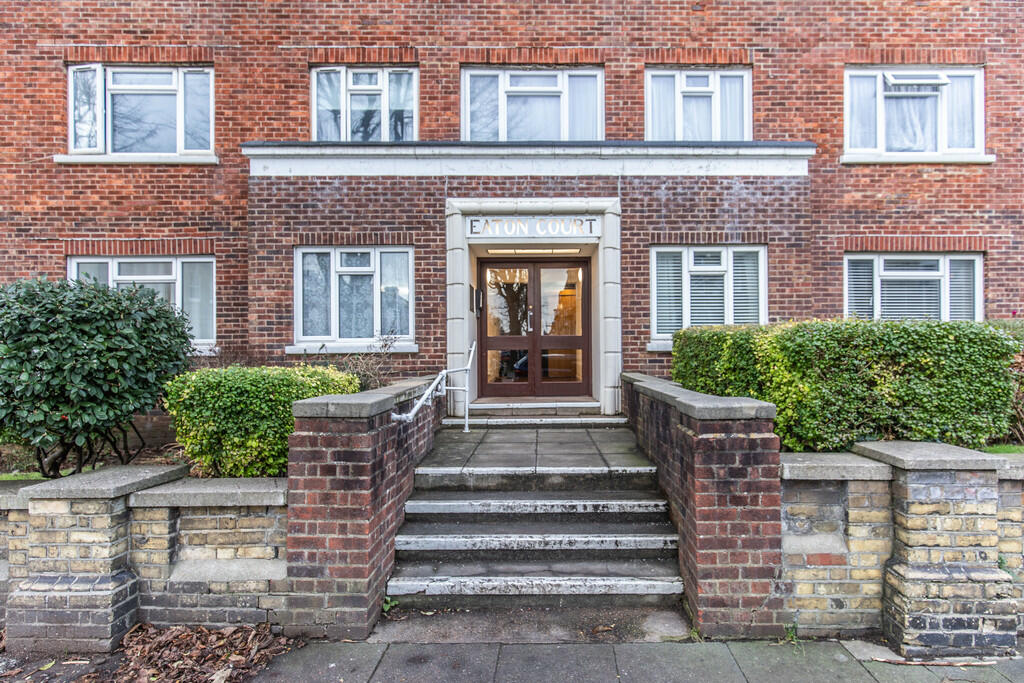 Eaton Court Exter...