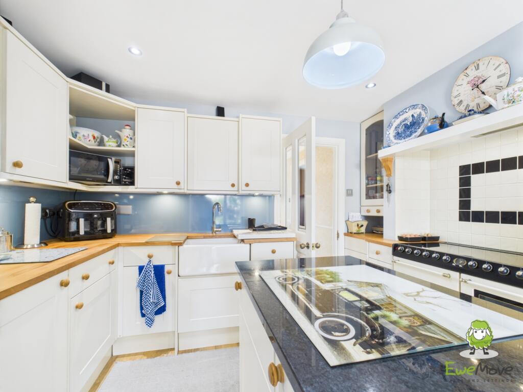 EweMove Estate Agents Basingstoke