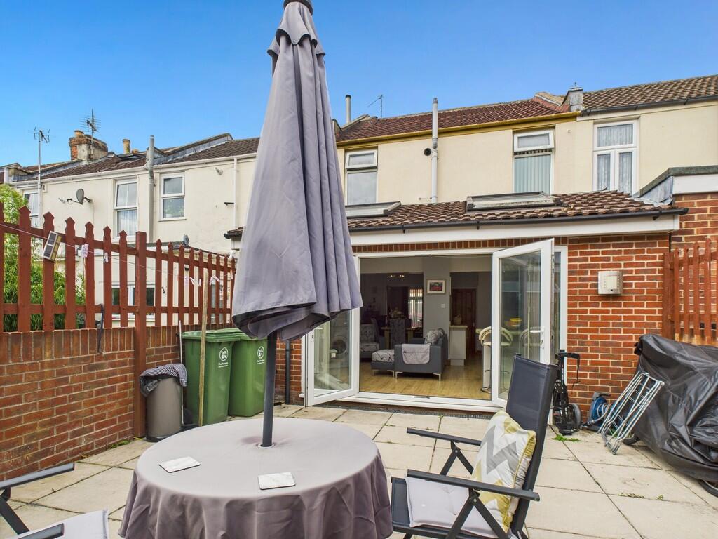 CAM05068G0-PR0040...