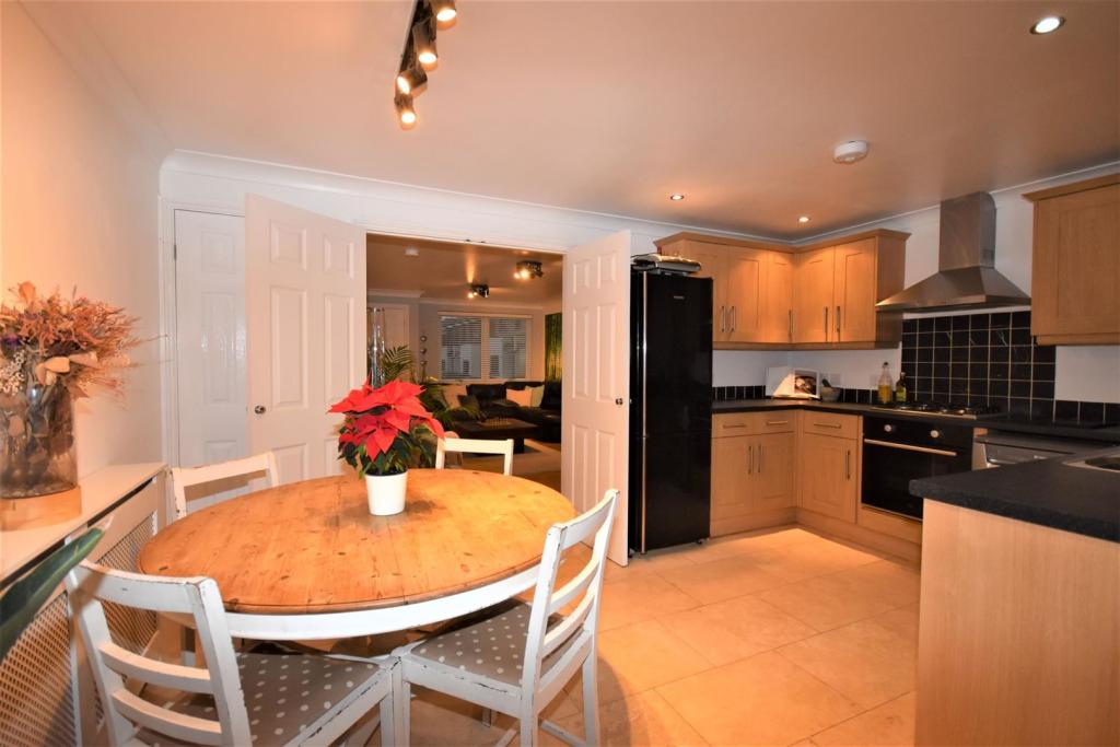 Kitchen &amp; Diner....JPG