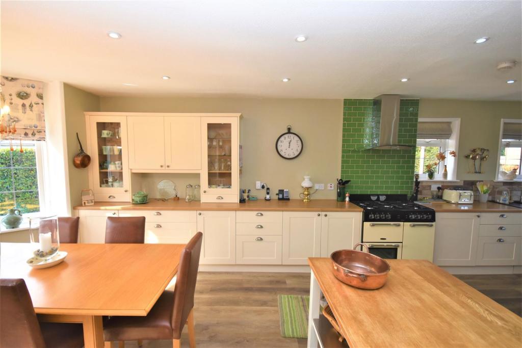 Kitchen &amp; Diner.JPG