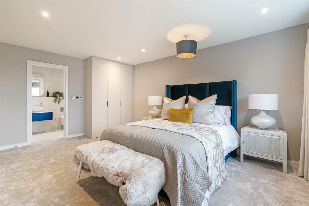 304 Sandbanks Road 327170 - (30).jpg