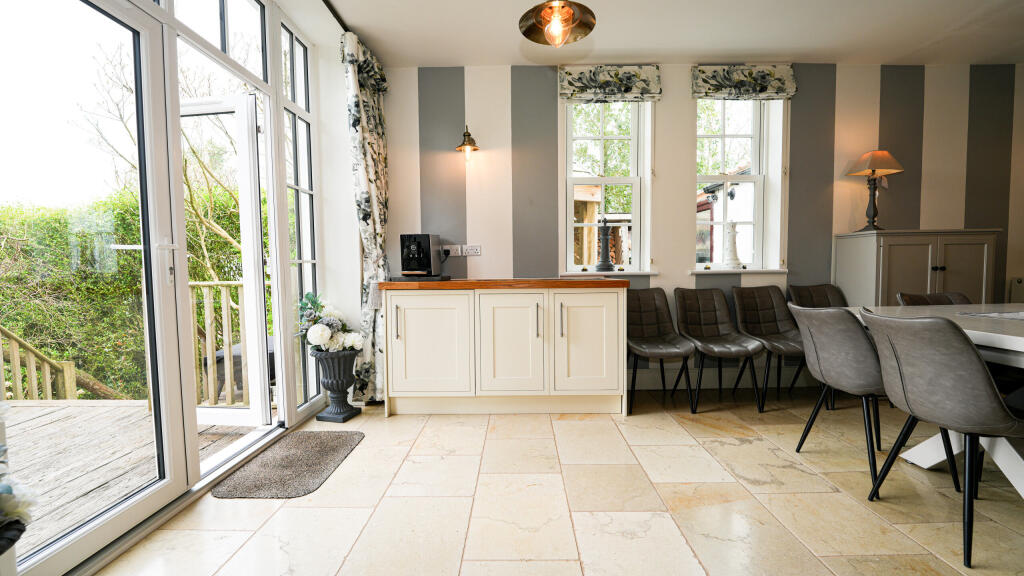 e4bc0cdd-a6ba-48e7-82c8-98d8eff013cf