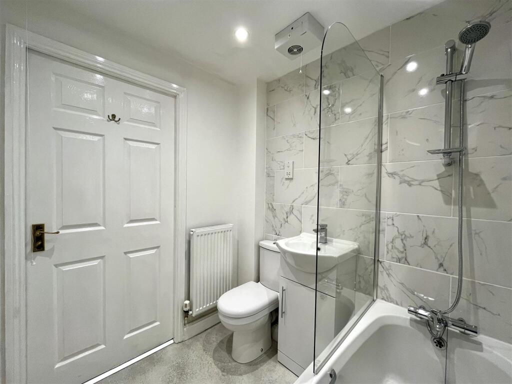 Bathroom Aspect 2