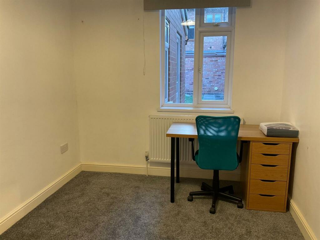 11 B  Bedroom5a.jpg