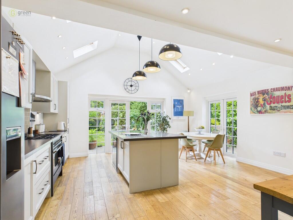 CAM03830G0-PR0162...