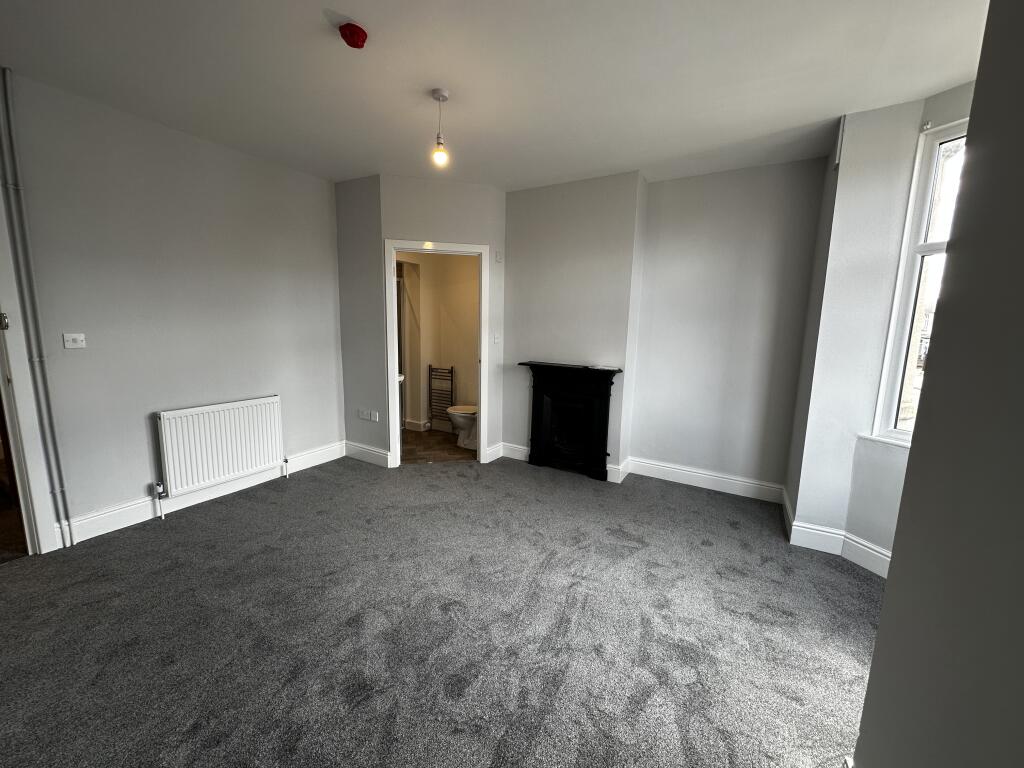 Room 2 (2)