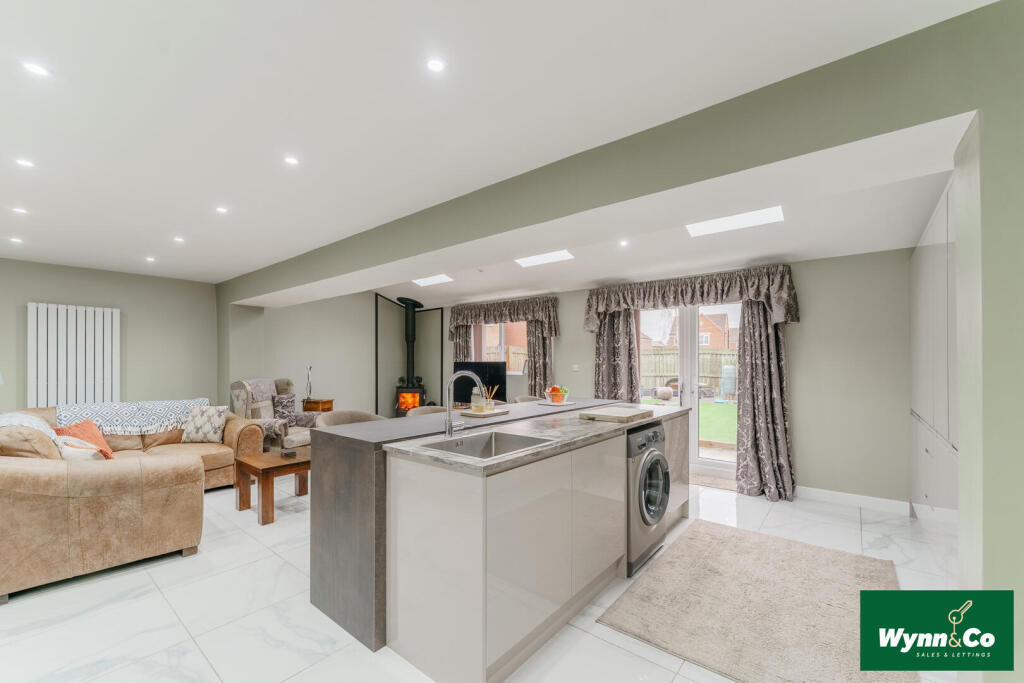 Family Kitchen/Breakfast Room