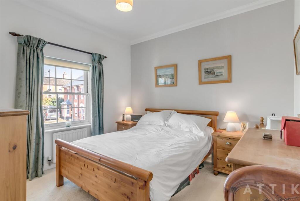 8 Blyth Mews, Halesworth, IP19 8FB (8).jpg