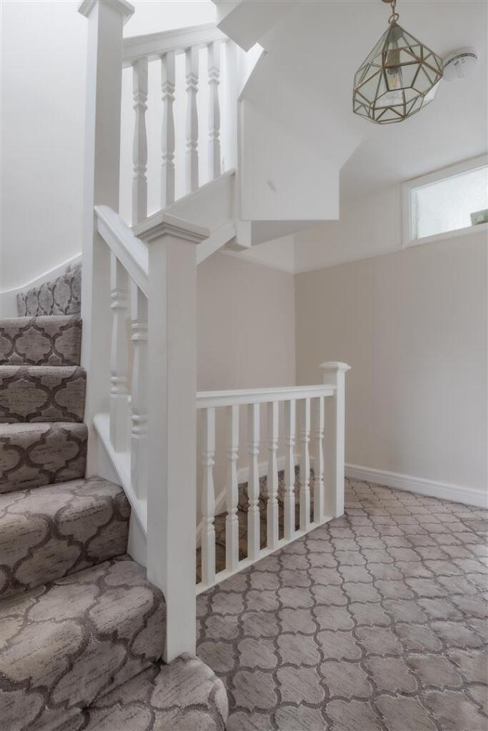 Ambleside Avenue 7-12.jpg