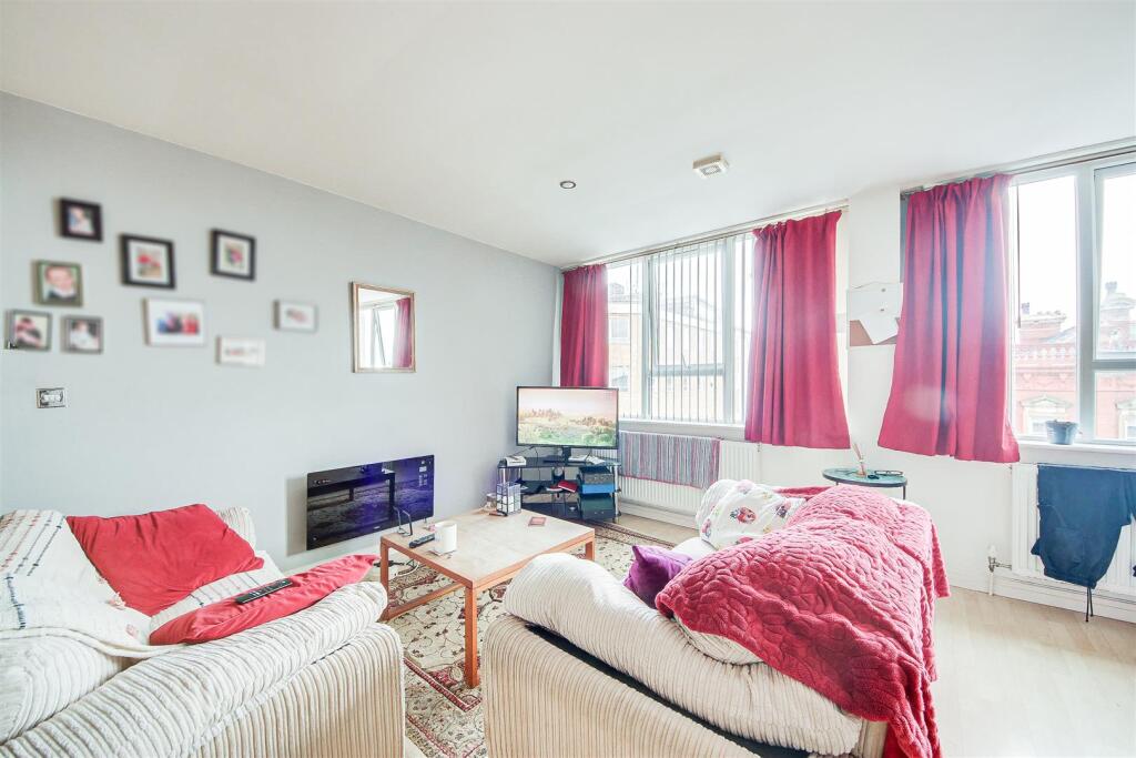 Living Room / Kitchen