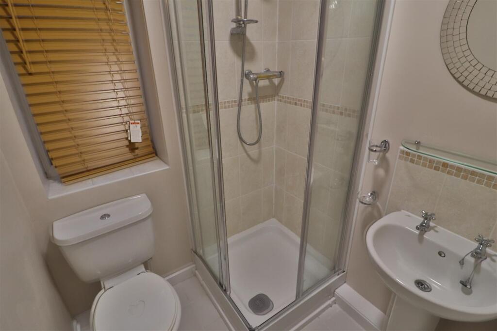 ENSUITE SHOWER ROOM