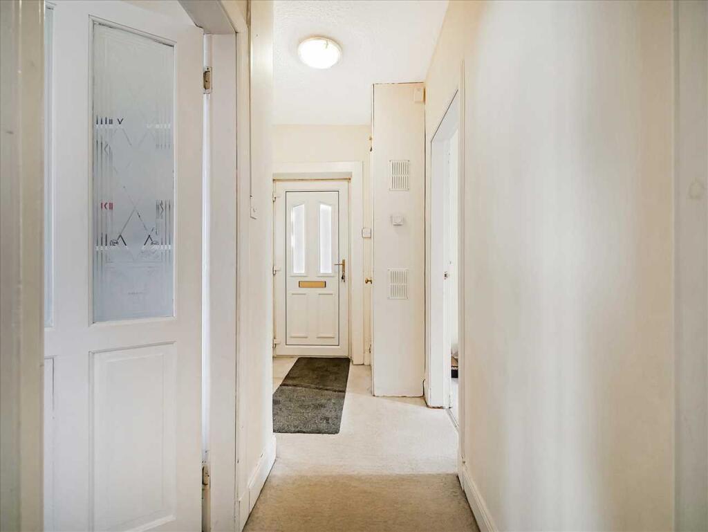 Entrance Hallway (2)