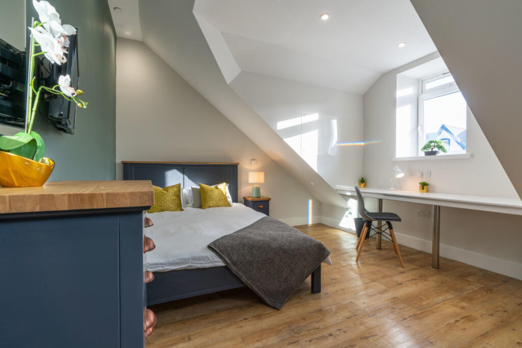Flat 2, 122 Walter Road Bedroom 6