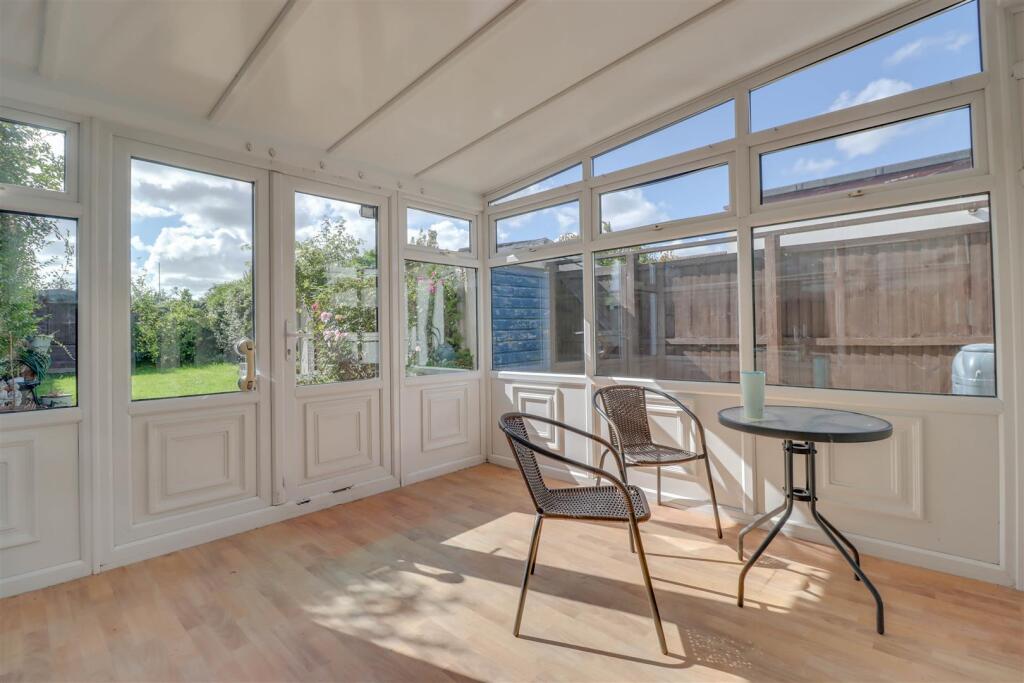 52 ATHELSTAN GARDENS-8.jpg