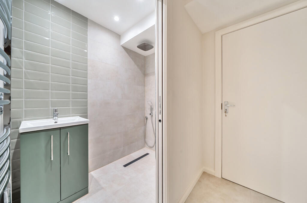 1327324-6-6880ed7...