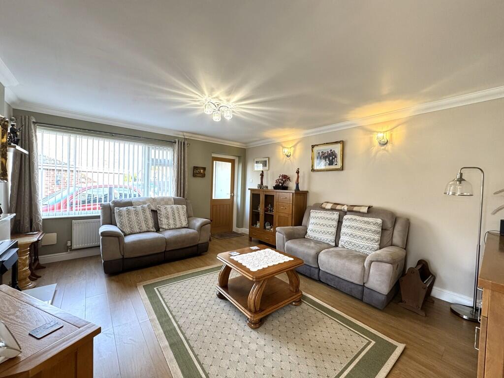 GAYWOOD - Modernised Link Detached 3 Bedroom Bungalow on Cul-De-Sac