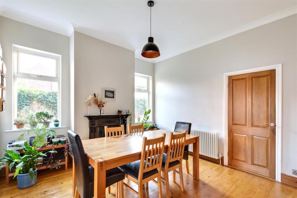 Dining Room_1.jpeg