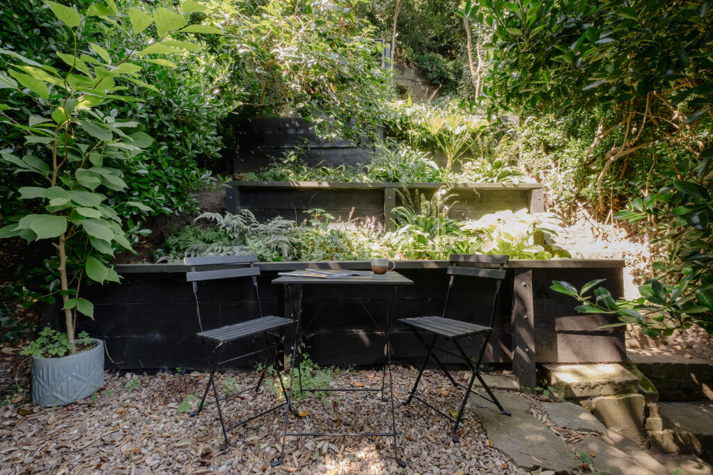 CROFT-CROFTROAD-HASTINGS-GARDEN-HR-13