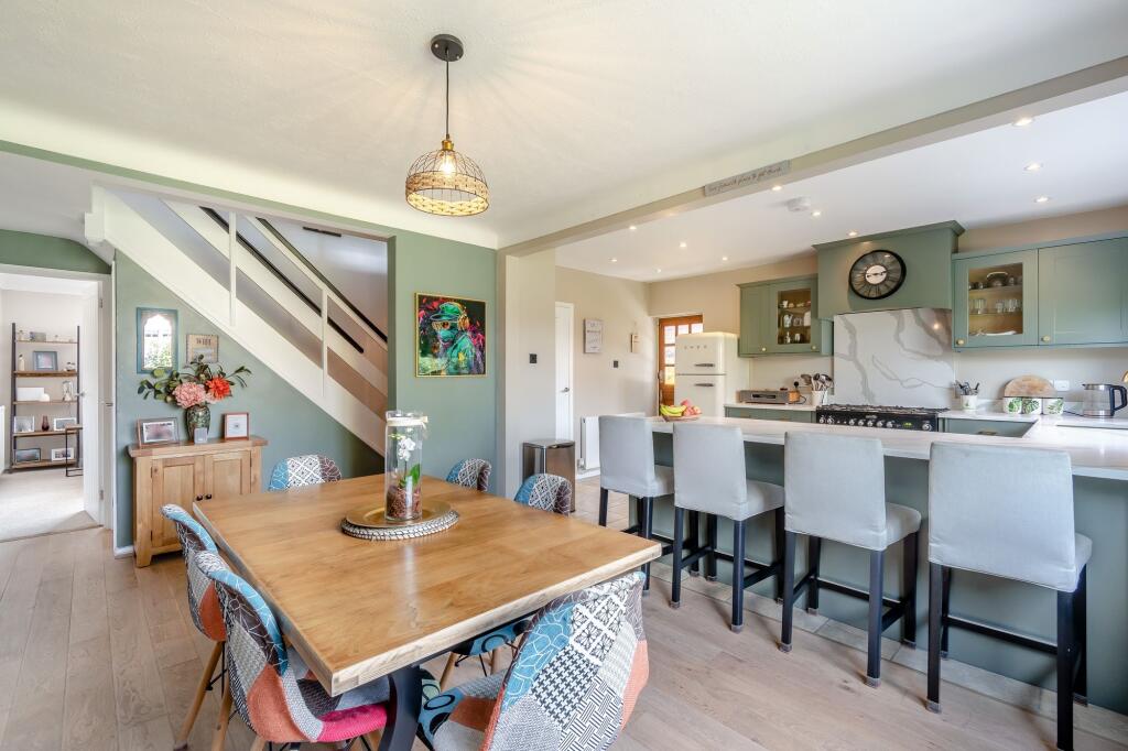 Kitchen / dining room