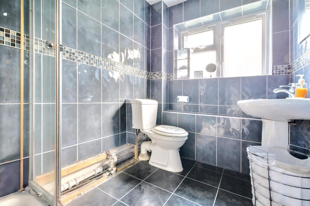 Shower Room.jpeg