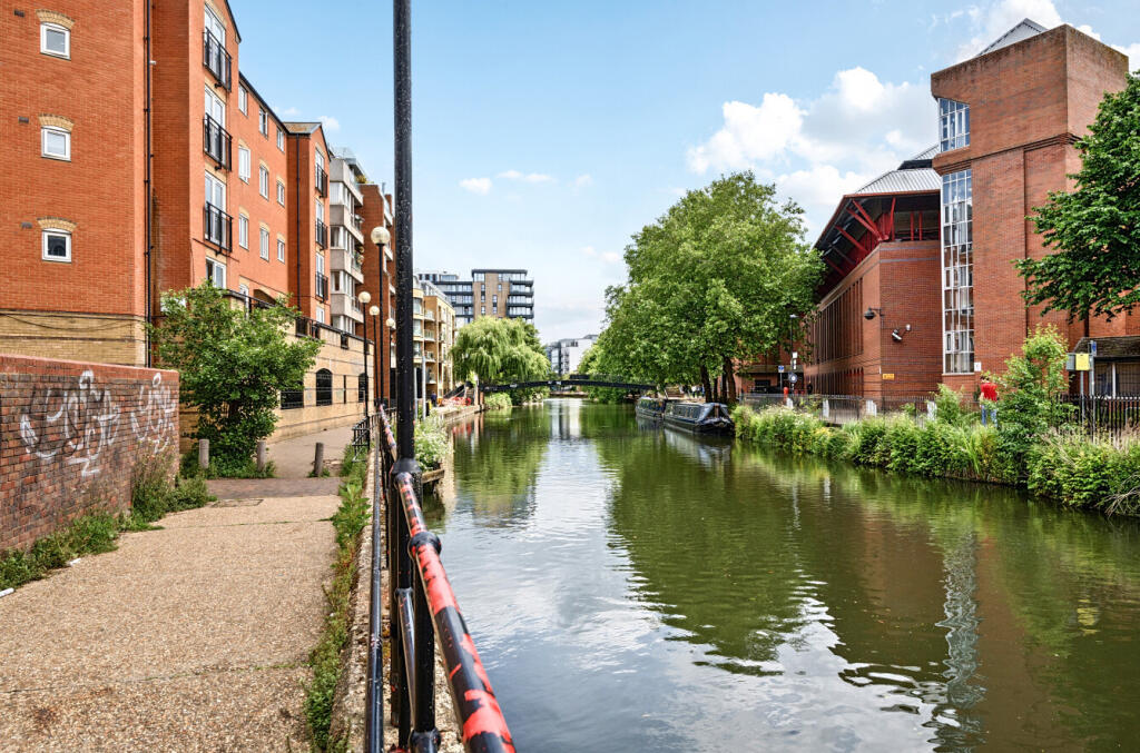 1304131-1-6843402...