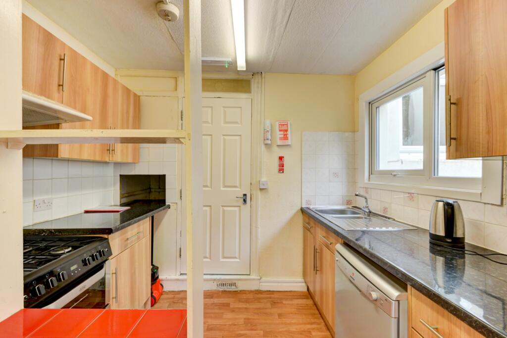 80 Bernard Road Kitchen (2)