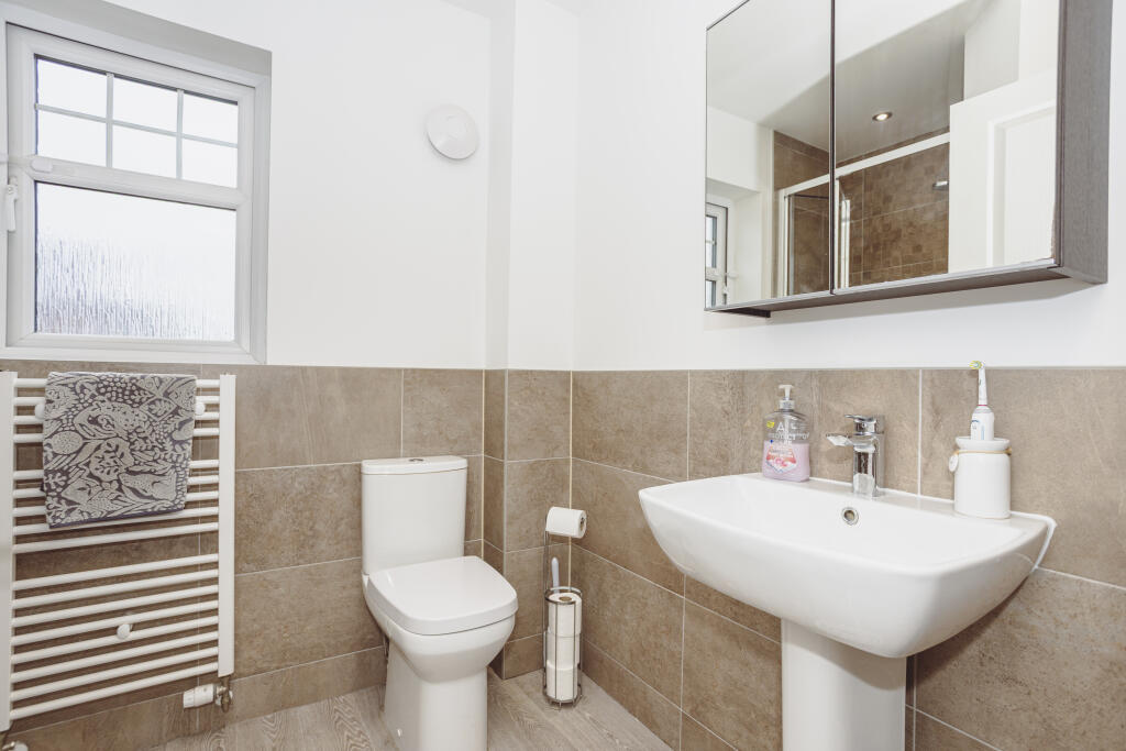 Master Bedroom En-Suite