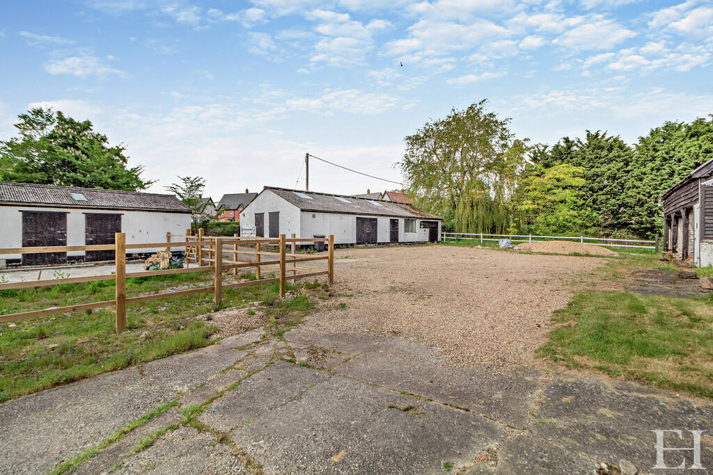 8598084-exteriorW...