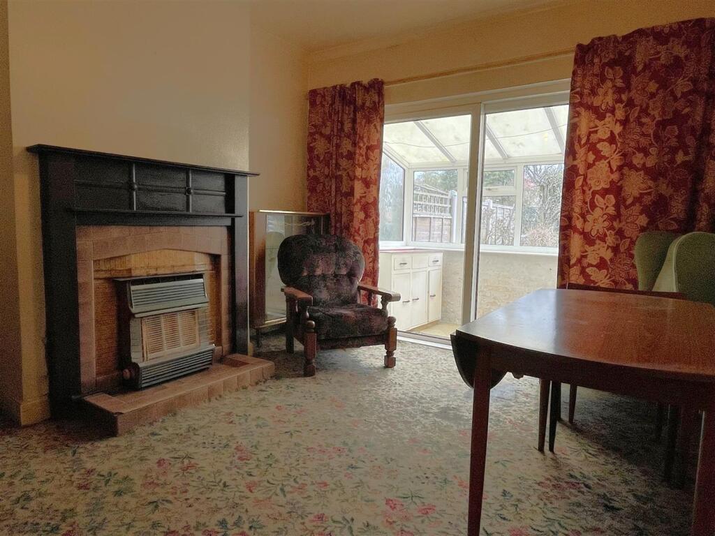 SITTING ROOM
