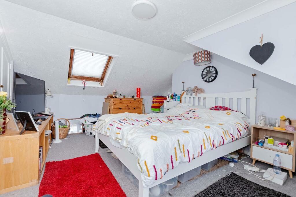 74 Freshbrook rd_1.jpg