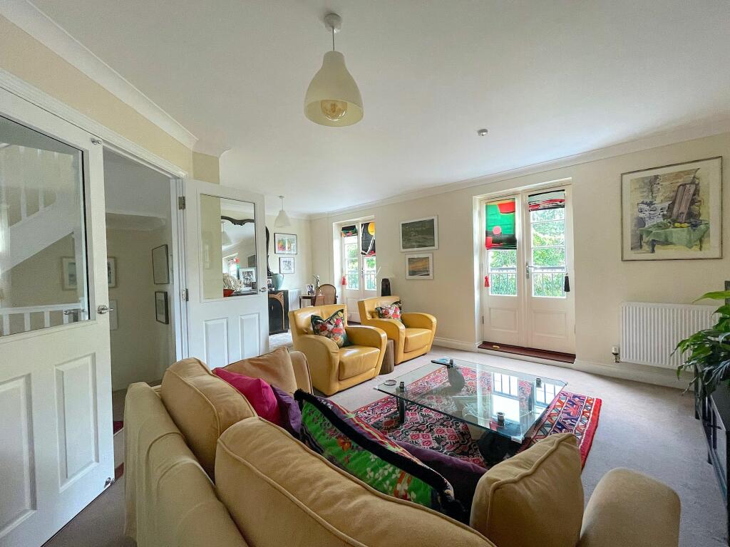Living Room (2)