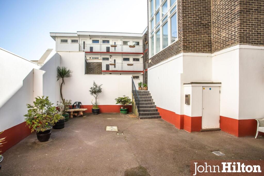 Highcliffe Court13.jpg