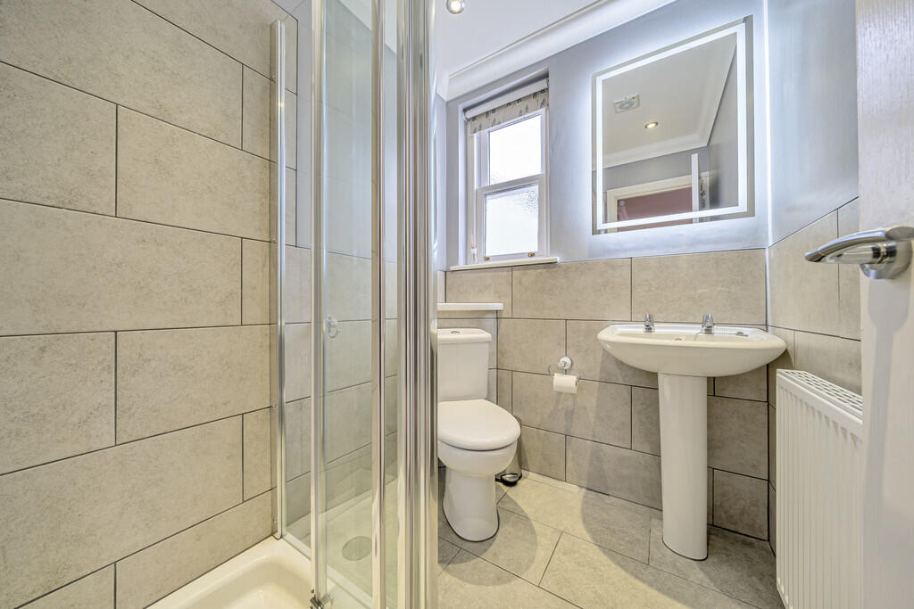 En-suite Shower R...