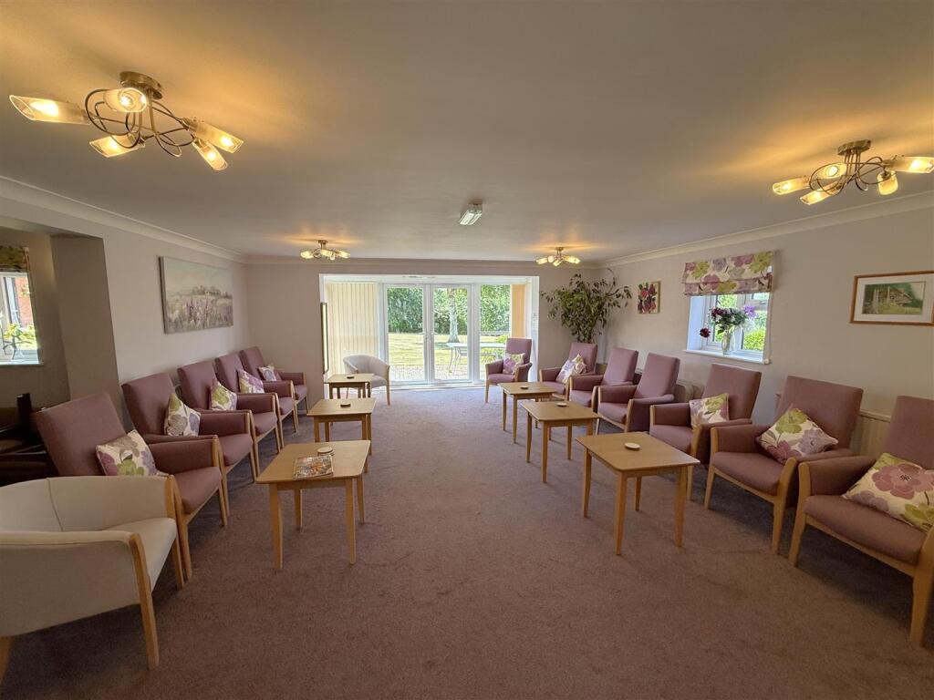 Residents Lounge A.JPG