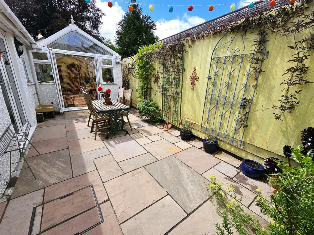 Rear Garden (2).jpg