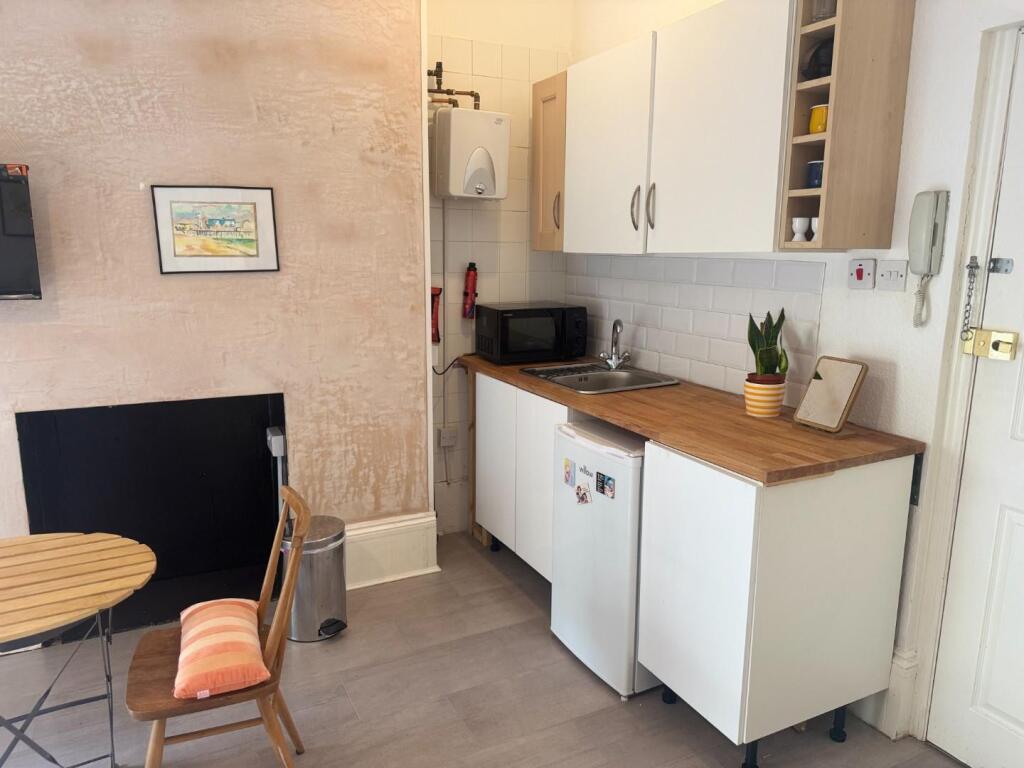 kitchenette (3).jpeg