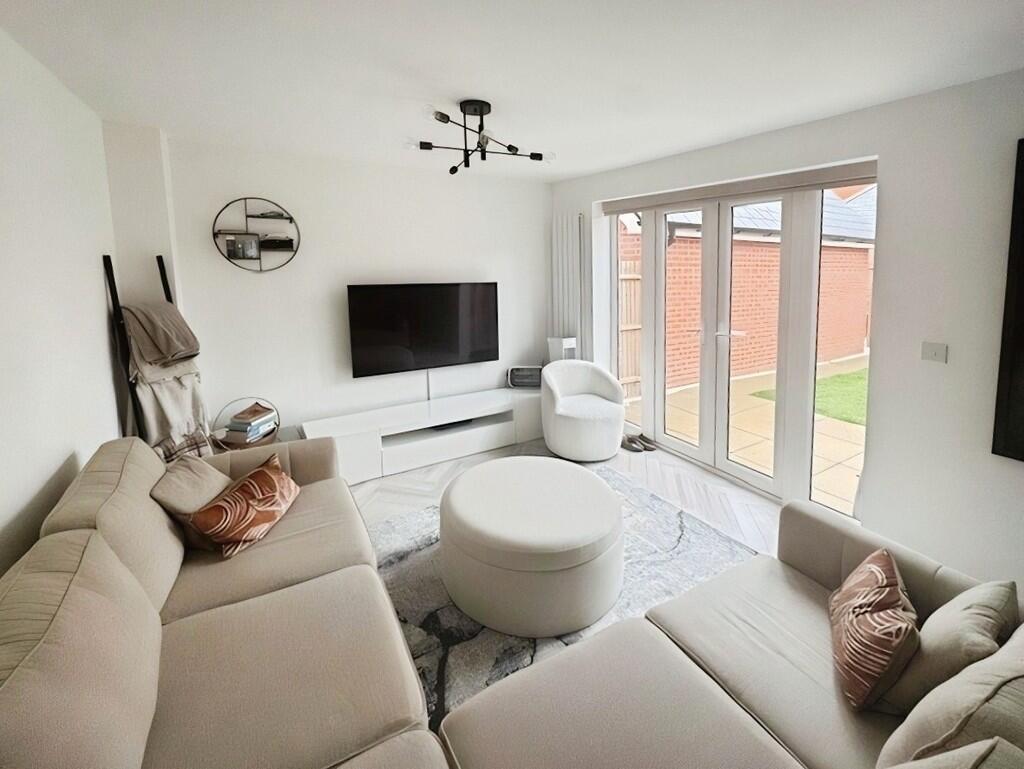 Living Room (b)