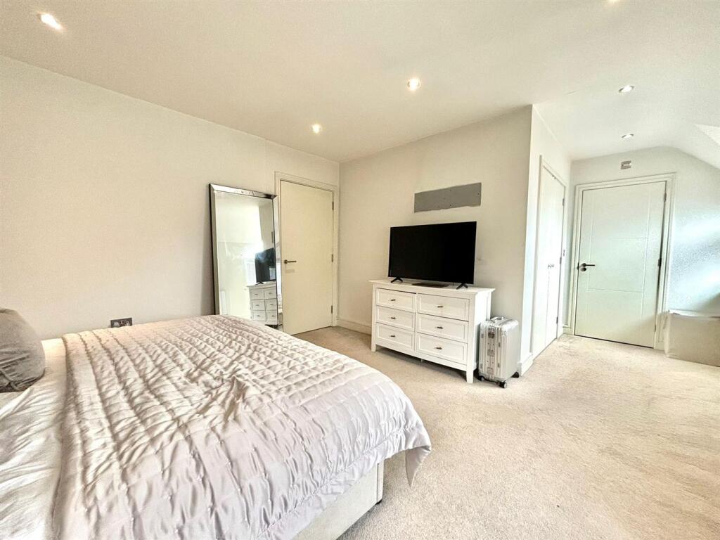 Master Bedroom.jpeg