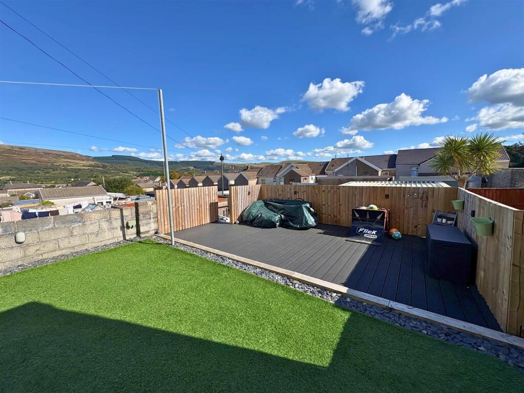 Garden e (edit).jpg