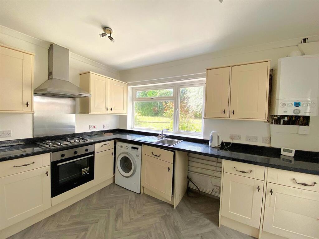 1 Saltdean Way - Kitchen2.jpg