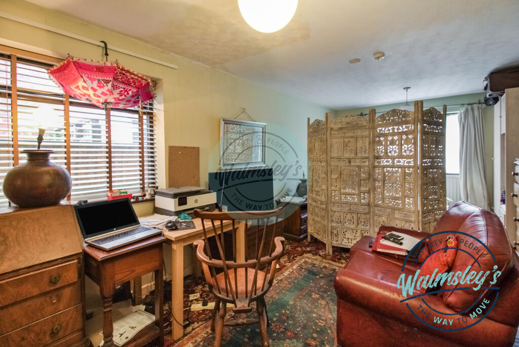 Sitting &amp; bedroom